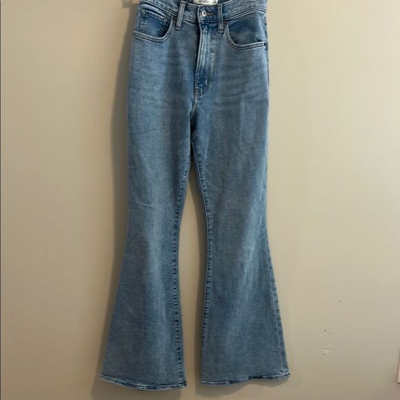 Abercrombie & Fitch Ultra High Rise Flare Jeans. Size 0 Long - Picture 1 of 5